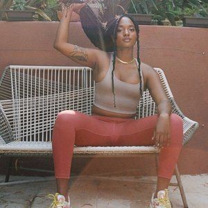 Terra Compressive High-Rise Legging (BRAND NEW)